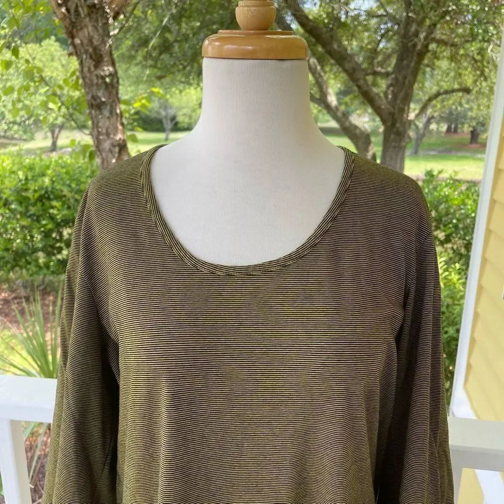 Iridium Striped High-Low Ruffled Hem Tunic | M - Picture 3 of 3